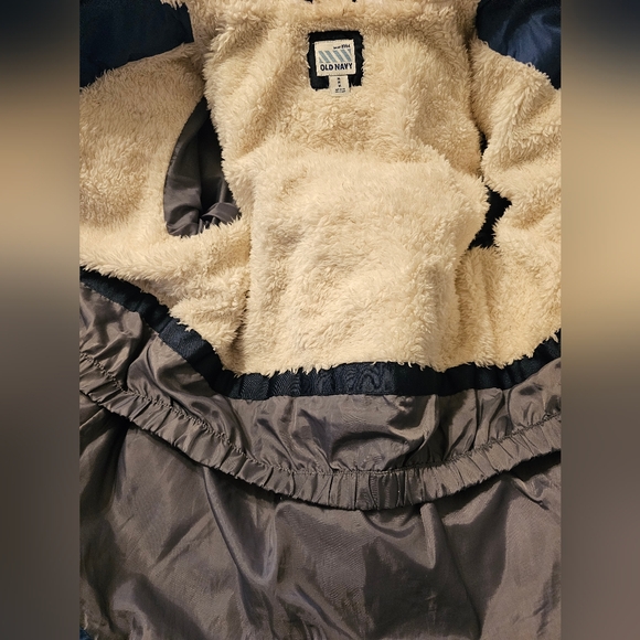 Old Navy Navy and Black Puffer Jacket. Size:M - Picture 5 of 7